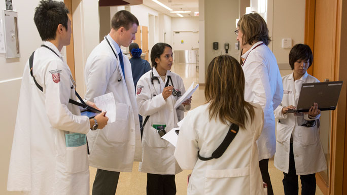 residents or fellows rounding with Olwen Hahn, MD