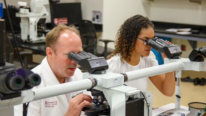 Pathologist Friend How pathologists diagnose disease and find treatments - UChicago Medicine