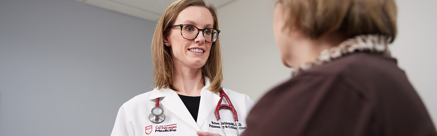 Dr. Renea Jablonski with a lung patient