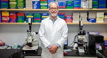 Image of Dr. Ivan Moskowitz in his pediatric heart care research lab