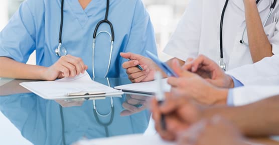 Image of doctors working together