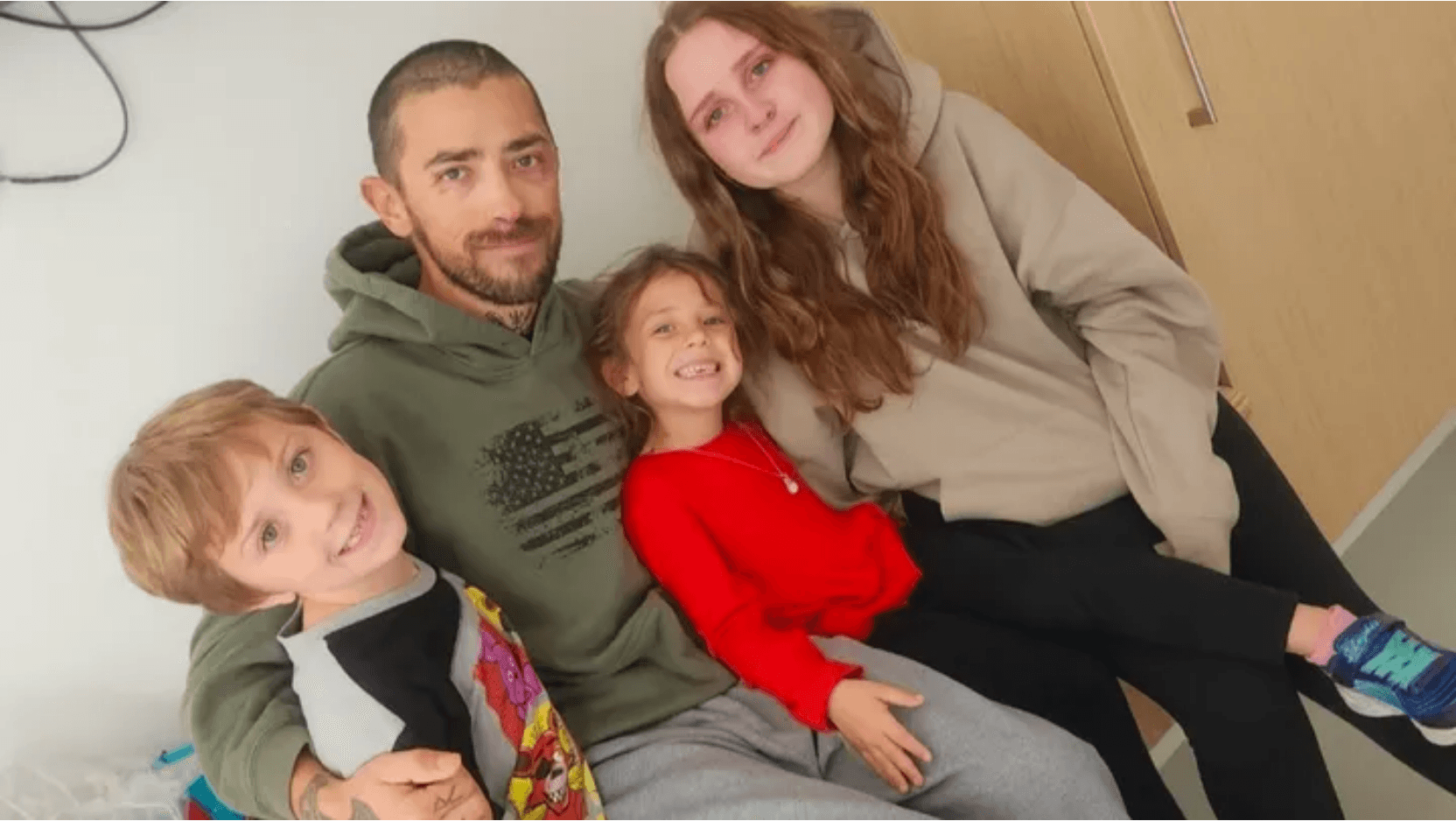 Vincent Kampstra with 3 children