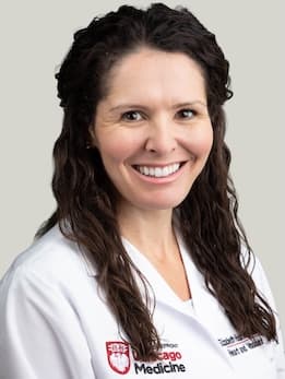 Elizabeth Hushka headshot